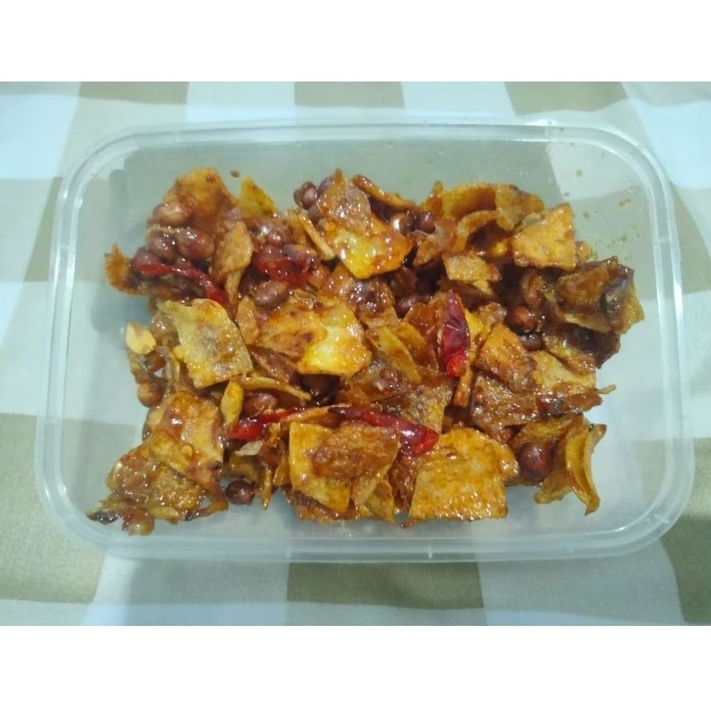 

keripik kentang krispi pedas manis gurih cocok untuk lauk makan