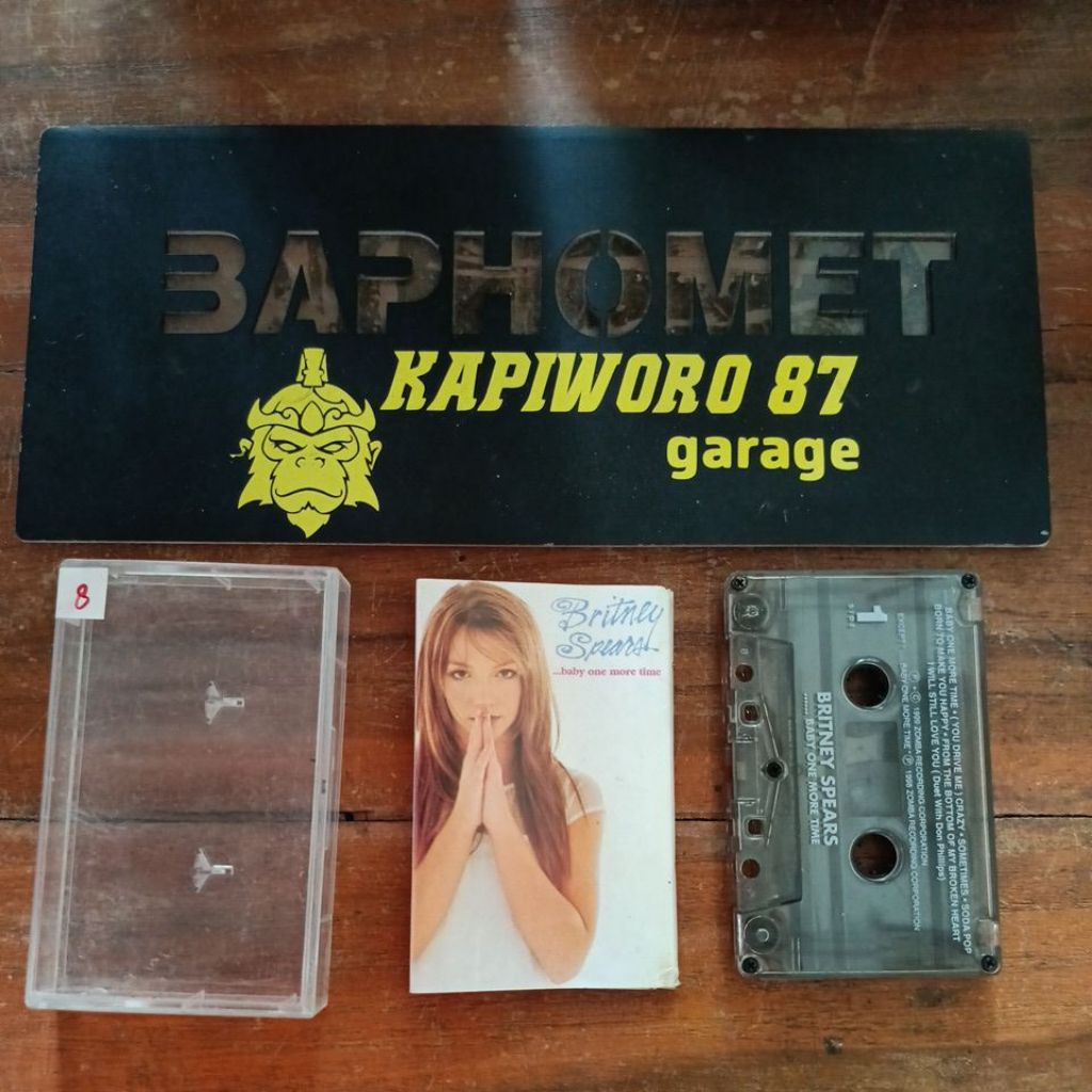kaset pita,,,BRITNEY SPEARS BABY ONE MORE TIME