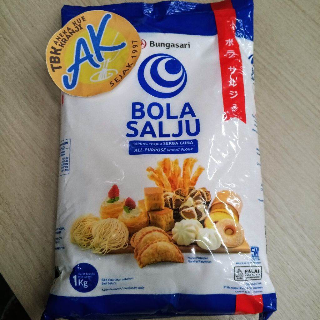 

Tepung Terigu Bola Salju Kemasan 1kg Tepung Bungasari Bola Salju