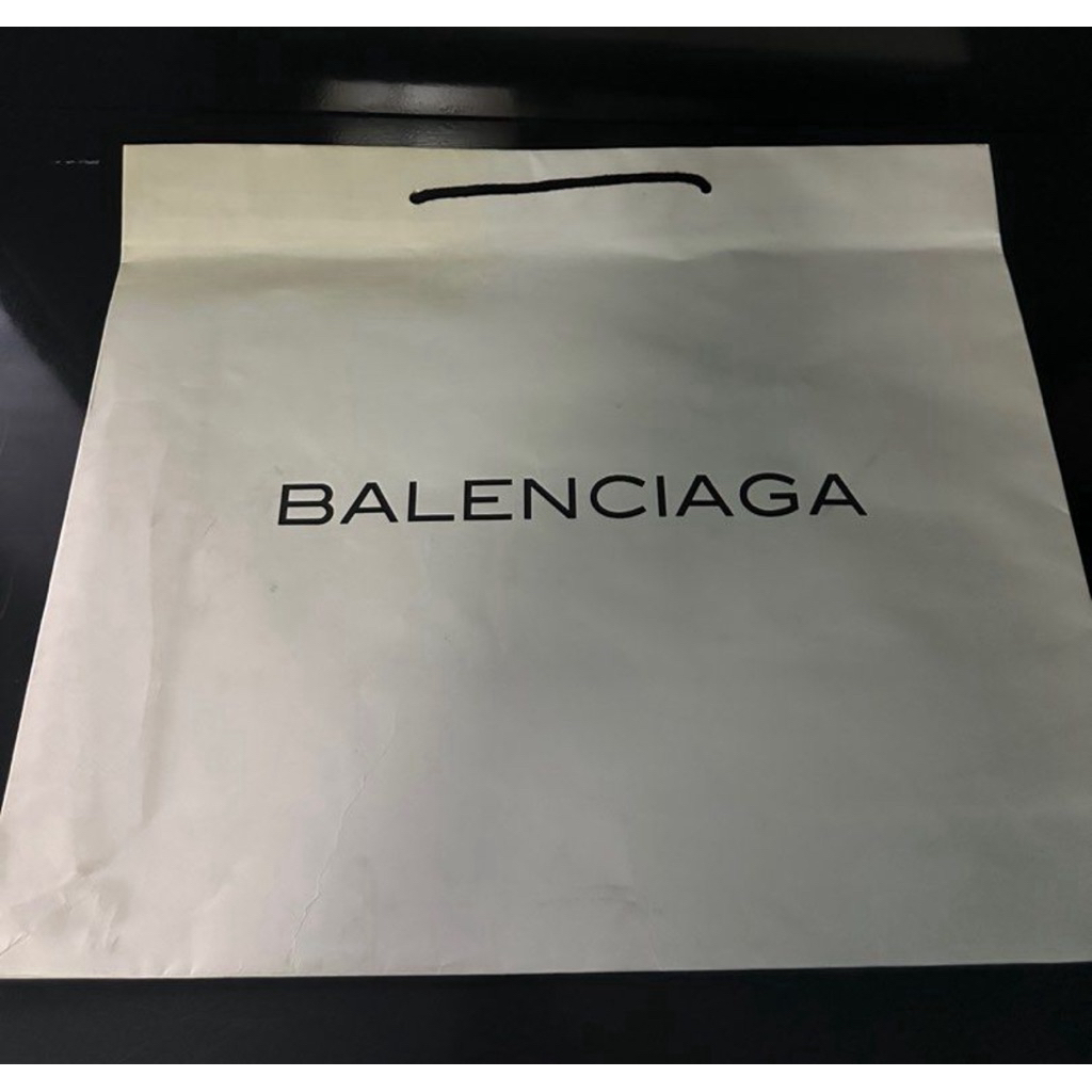 

paperbag balenciaga besar