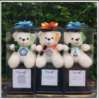 Kotak Mika Piala Wisuda 10x10x25 / Mika Kotak Boneka Wisuda ( MIKA SAJA )