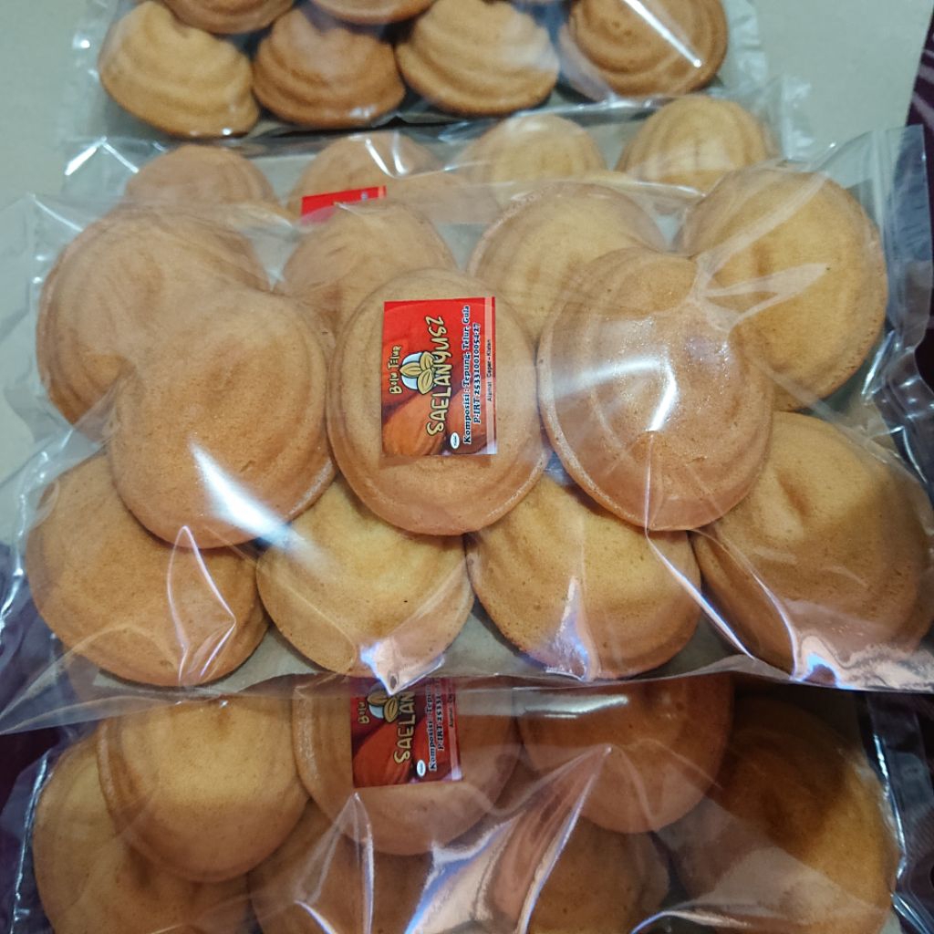 

ROTI BOLU TELUR BASAH UKURAN BESAR