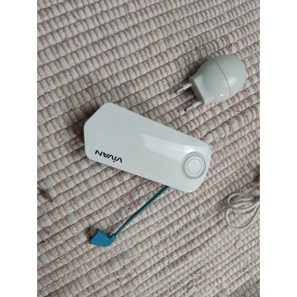 Powerbank Second Bekas Vivan V06 6000mAh microUSB minus kepala adaptor mati