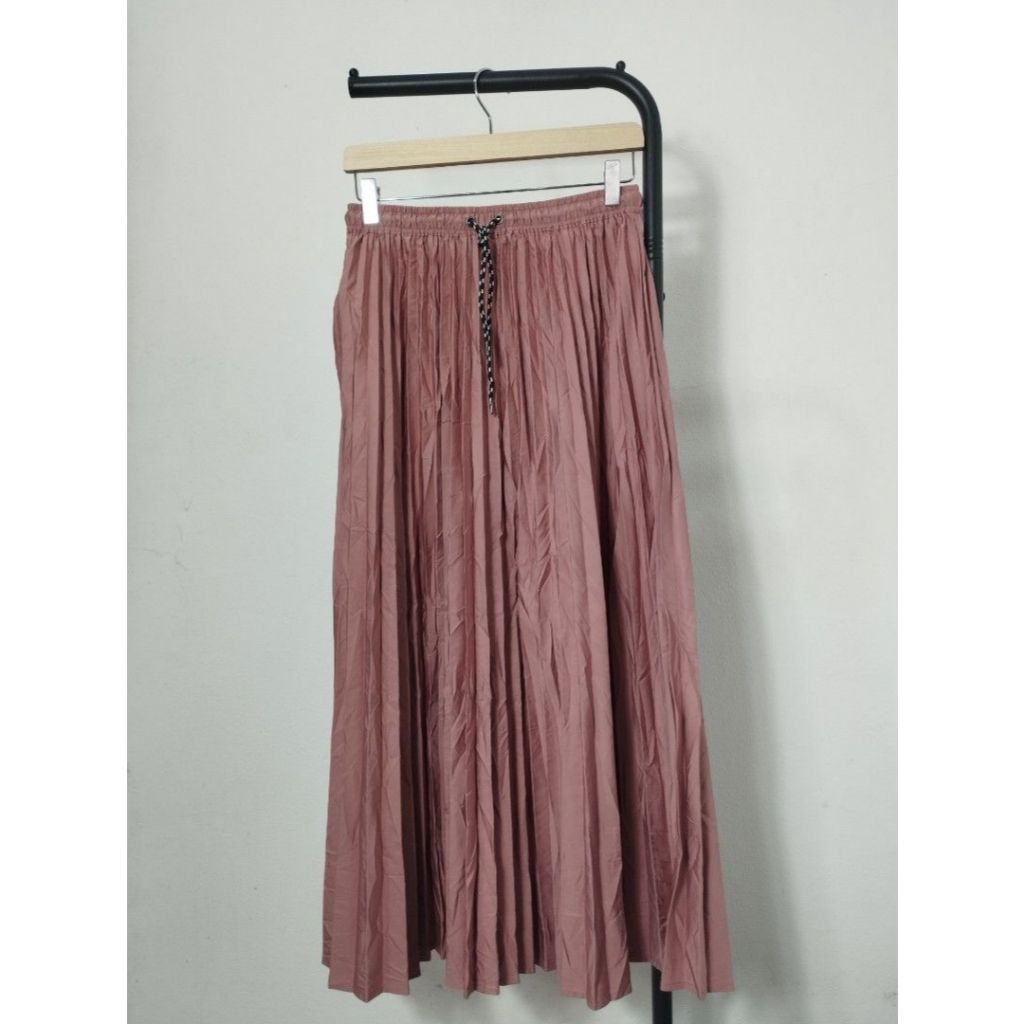 Rok Panjang Plisket Wanita Warna Pink Dusty Ukuran L