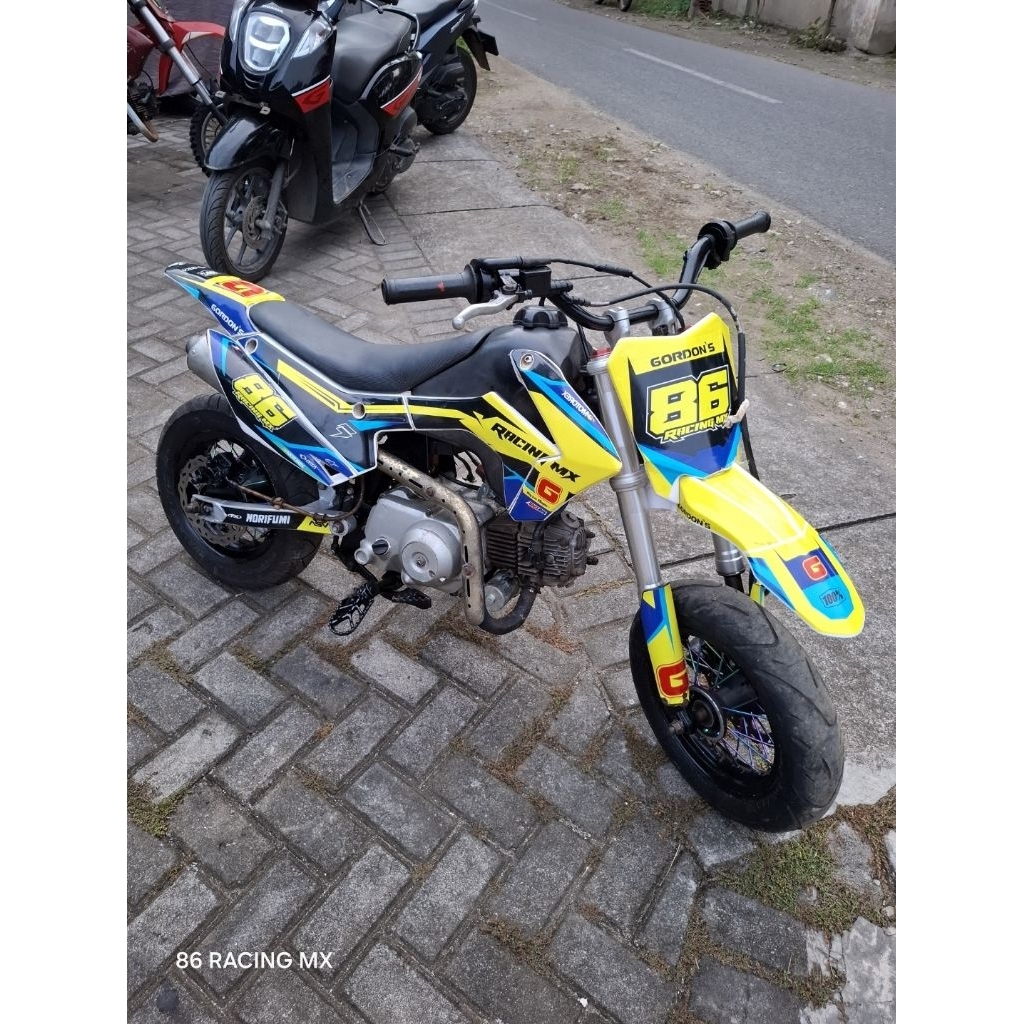 Krengkes mesin viar cross x 70cc