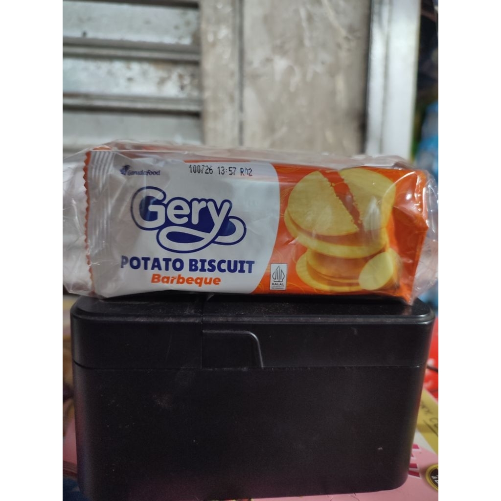 

Biskuit Kentang Gery Potato Biscuit Barbeque Isi 10pcs