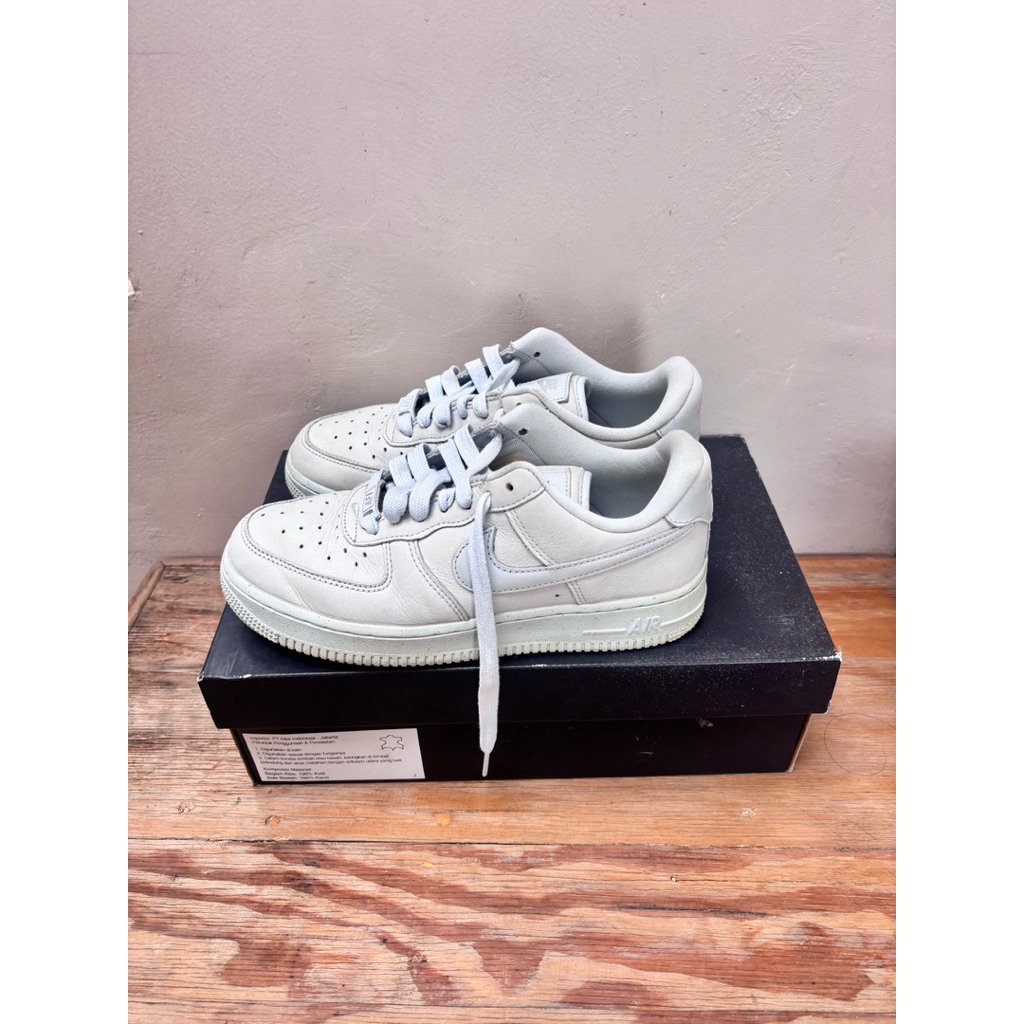 preloved sepatu nike biru putih original women’s air force 1 ‘07 blue tint shoes