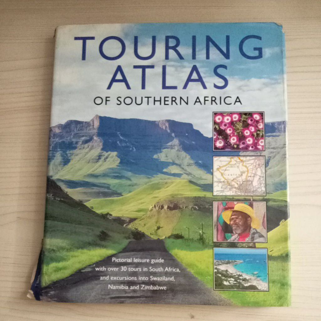 BUKU TOURING ATLAS OF SOUTHERN AFRICA BY MICHAEL BRETT AND ALAN MOUNTAIN