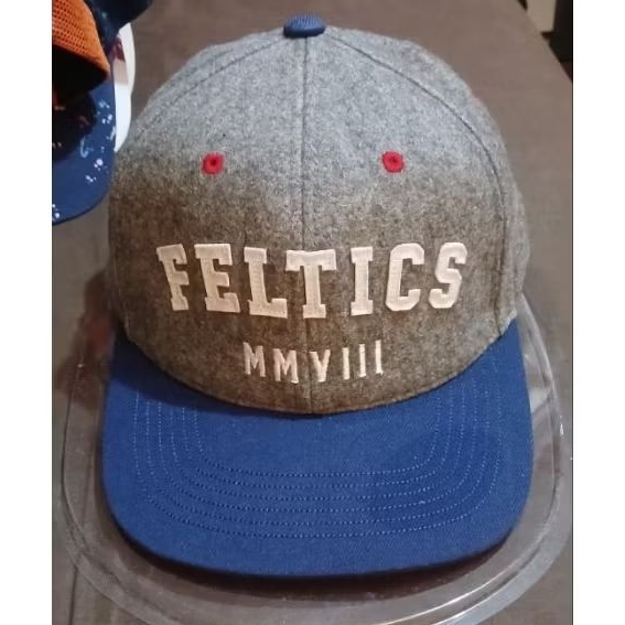 topi snapback Feltics. tag Feltics collab Yupoong.