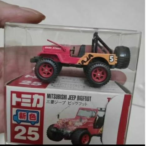 Tomica 25 Mitsubishi Jeep bigfoot bkn Pajero Jeep land cruiser patrol