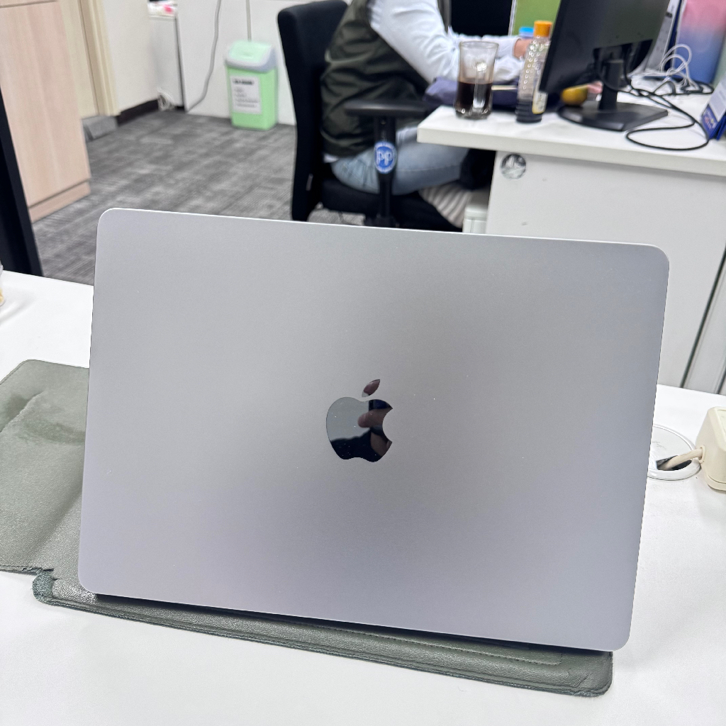 Apple Macbook Air M2, 13" ex iBox