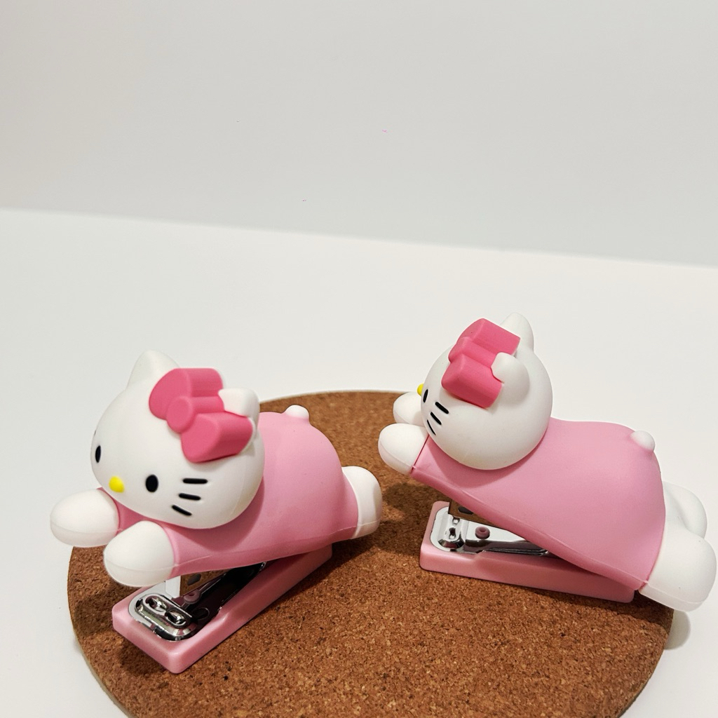 

HELLO KITTY Staples Stapler