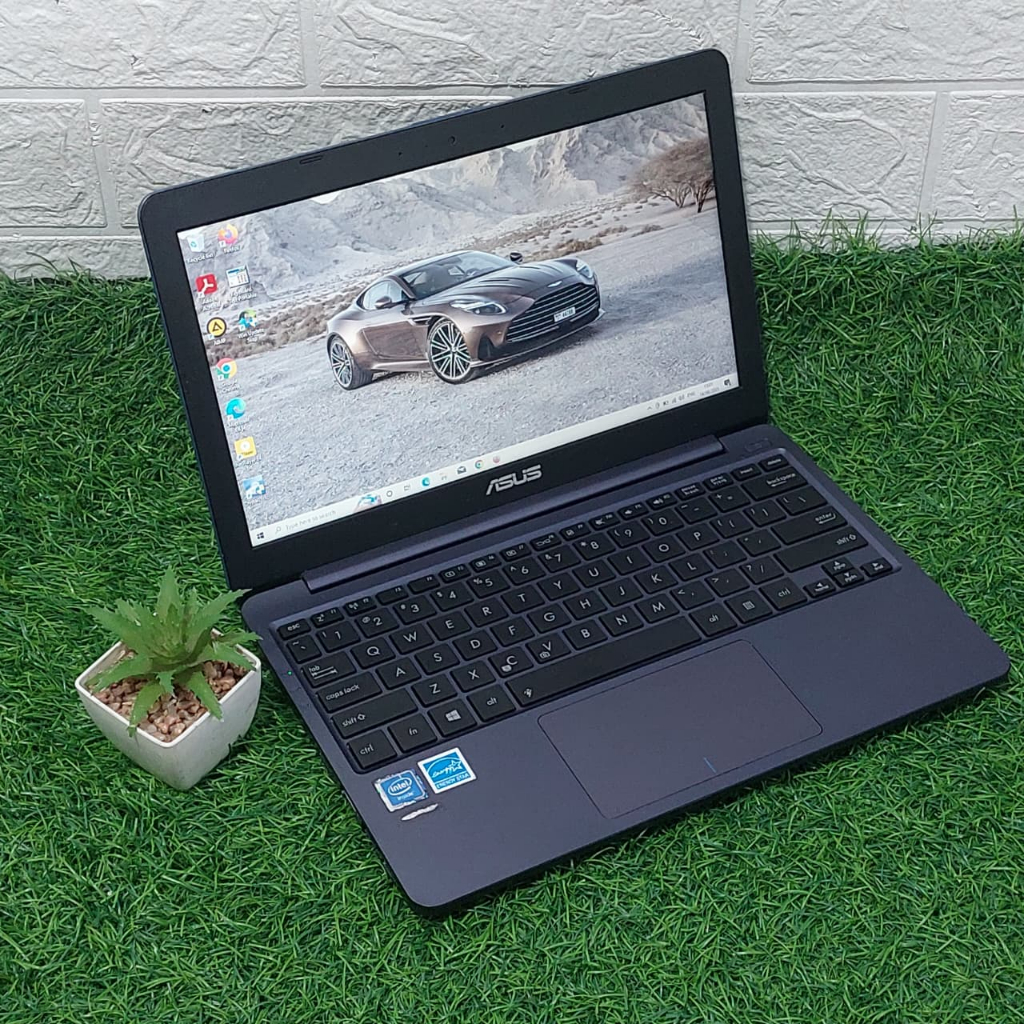 ASUS E203NAH GREY INTEL CELERON N3350 RAM 2GB SSD 128GB