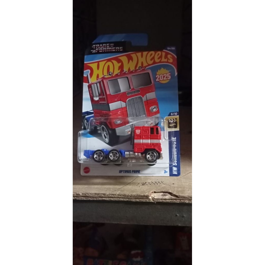 DIECAST HOTWHEELS 2025 TRANSFORMERS