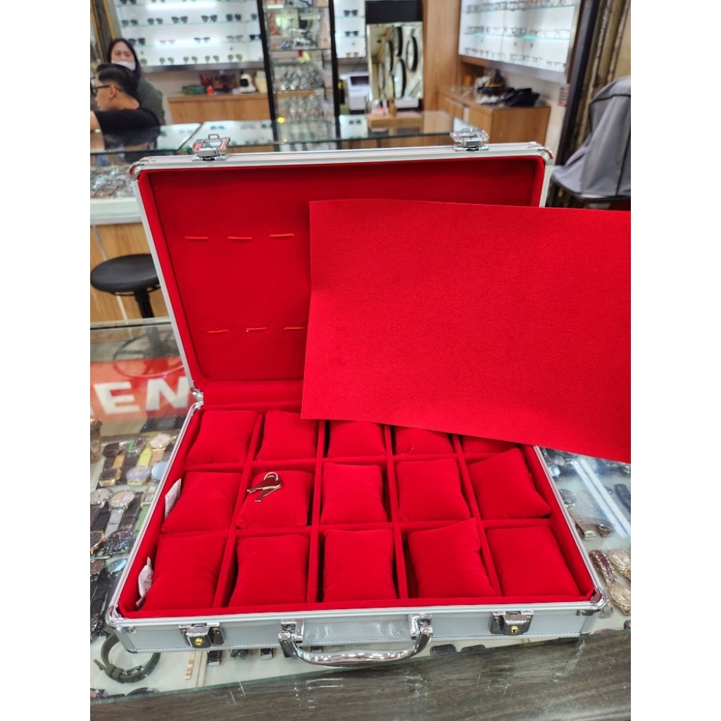 Display box pajangan koper kotak jam tangan silver