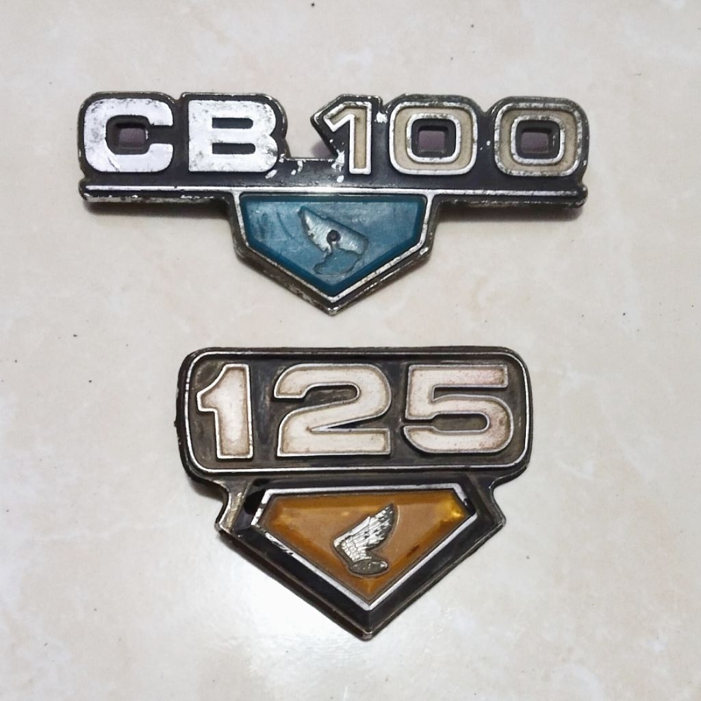 emblem box aki original bekas cb100 cb125