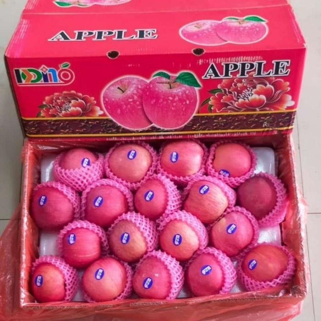 

APEL FUJI 1 Dus 17kg / APPLE / FRESH RUIT / FRUIT / BUAH BUAHAN SEGAR ONLONE / BAKOELBLONDJOE