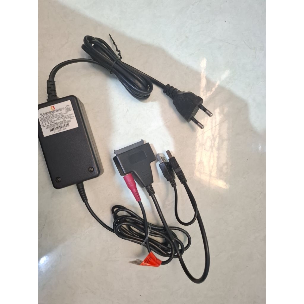Adaptor Penghubung Hard Disk IDE/SATA ke USB + Adaptor Daya 12V 2A – Hampir Baru