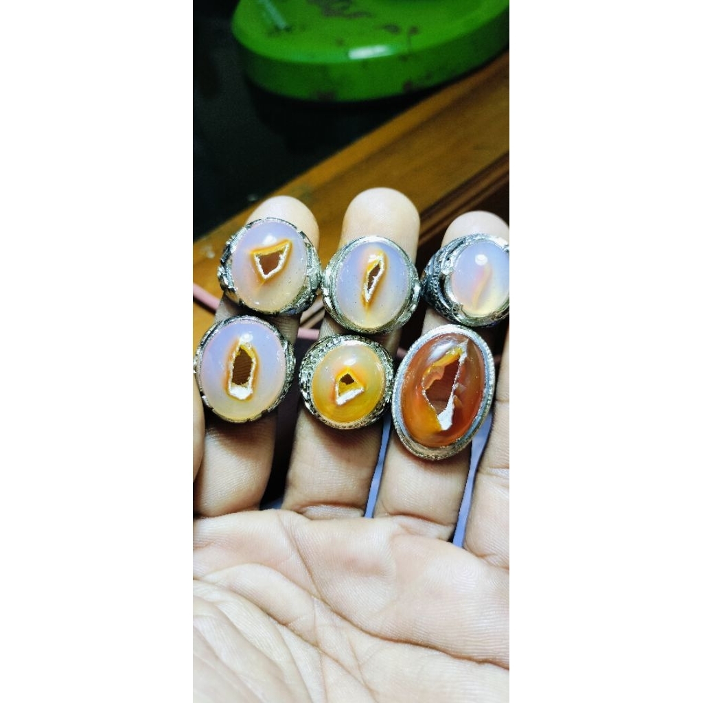 Cincin combong bertuah