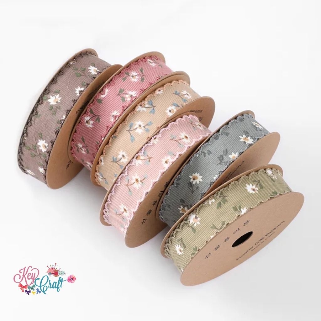 

Pita korea flower pinggiran rajut size 2,5cm (1yard=90cm)