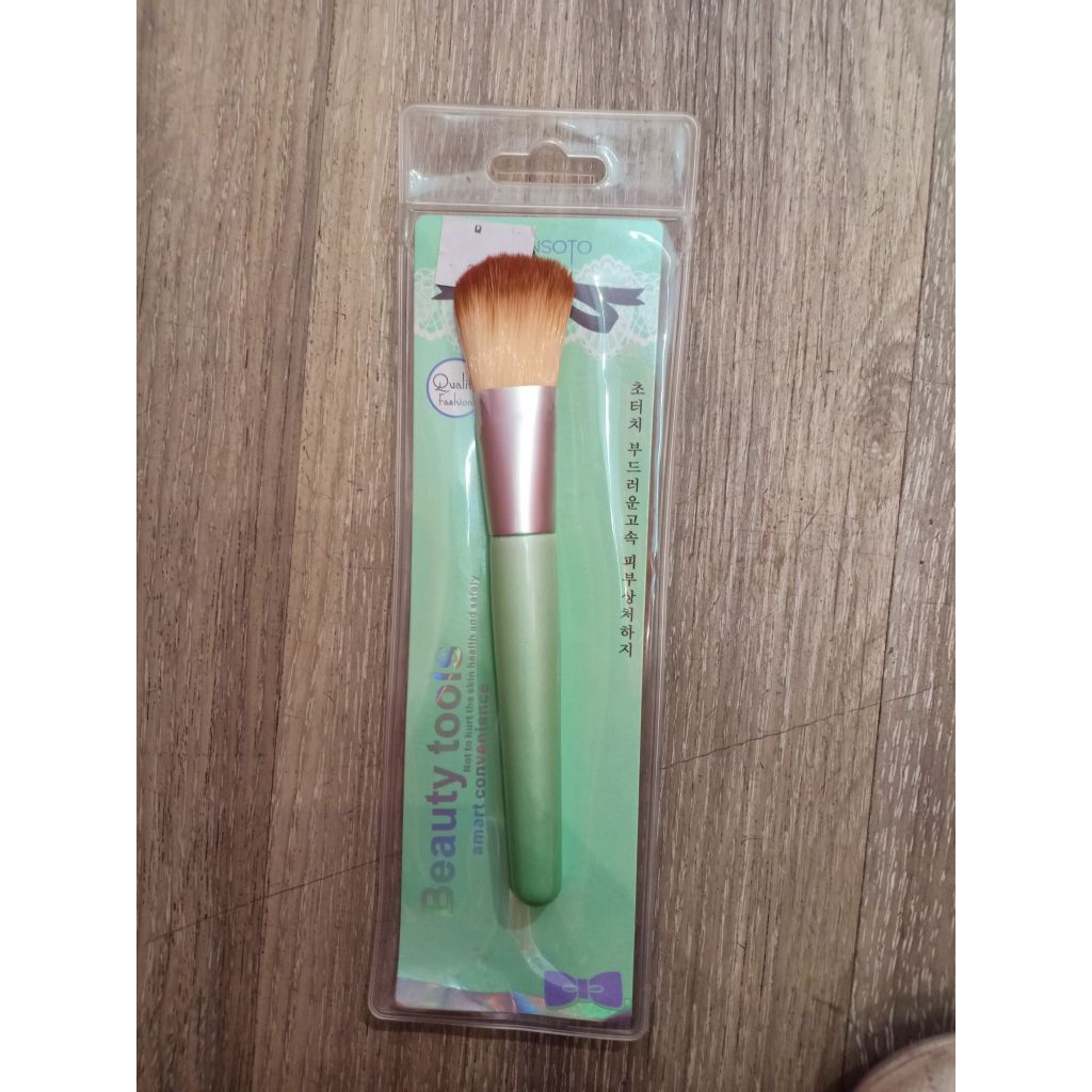 kuas foundation Qiansoto /Brush Qiansoto