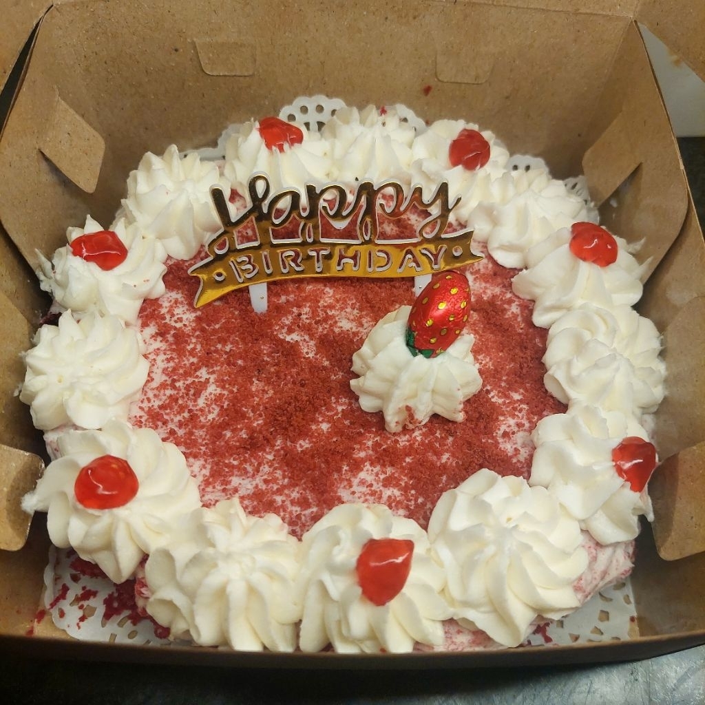 

redvelvet cake ulang tahun versi cake