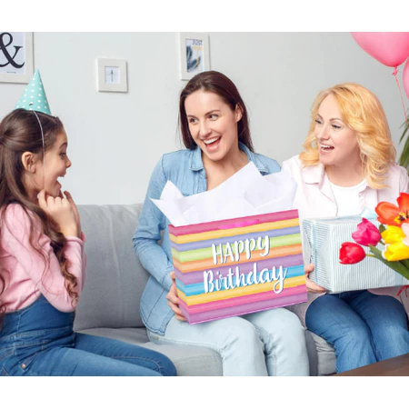 

Tas Hadiah Ulang Tahun Hitam dengan Tisu dan Kartu Ucapan