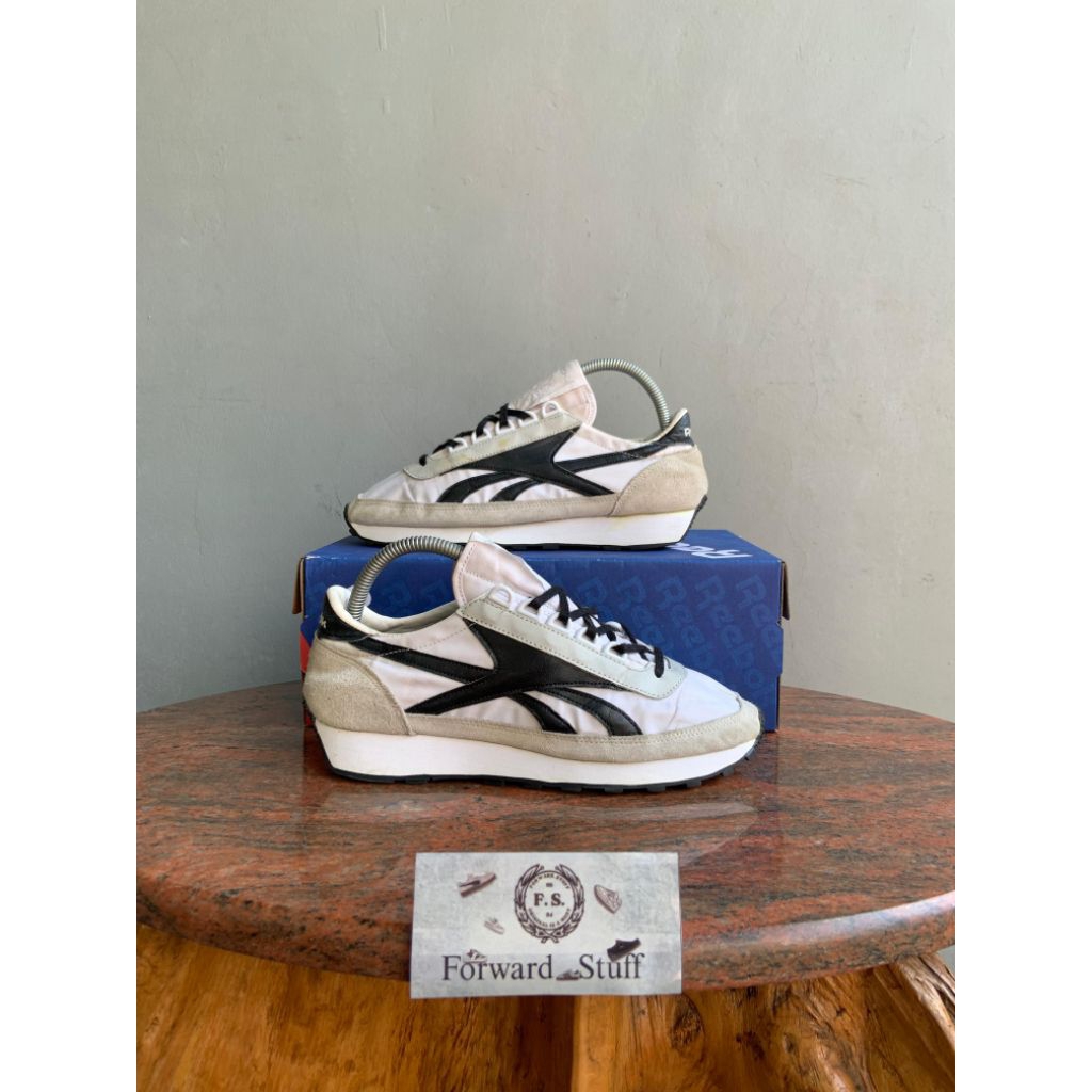 REEBOK AZTEC WHITE BLACK