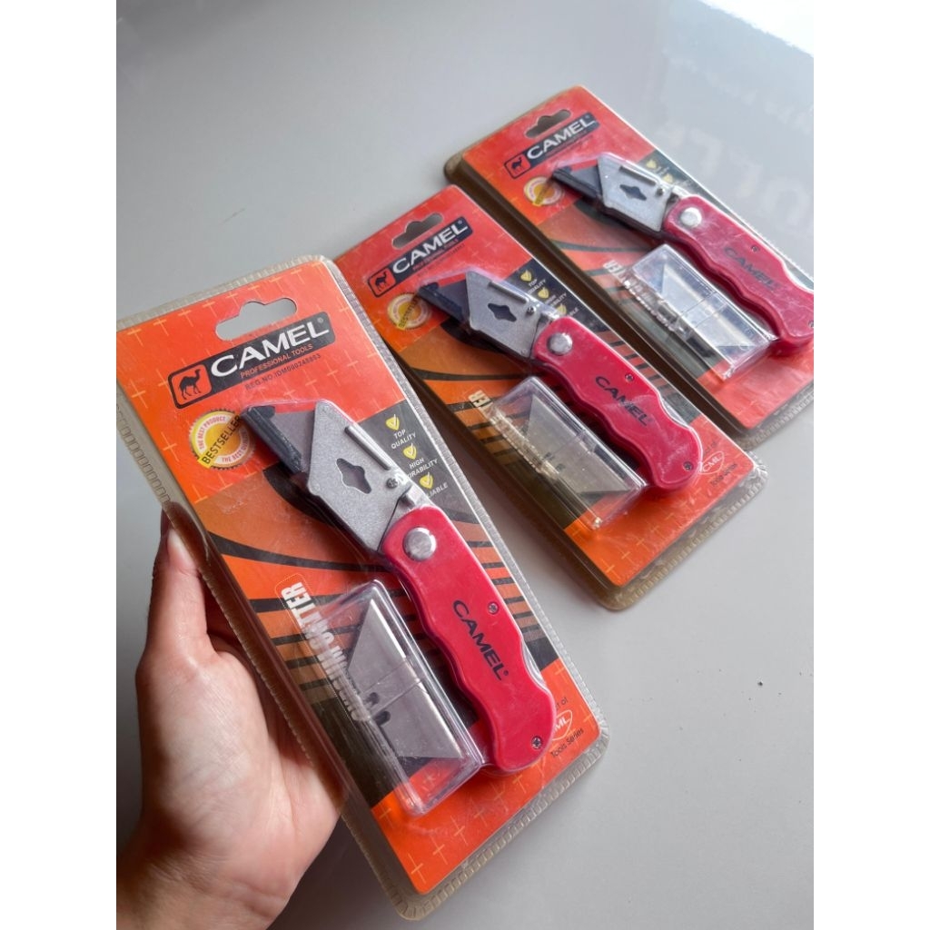 

Pisau Cutter Gipsum Camel / kater GRC Triplek Gipsum