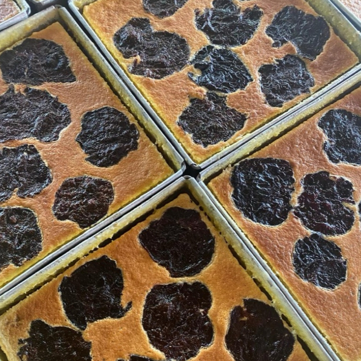 

Lapis Legit Prunes Premium 20 X 20 Lembut, Wangi Butter, Isi Prune Melimpah