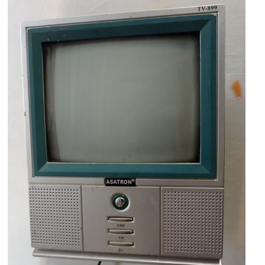 tv mini  untuk display pajangan,masih hidup hitam putih