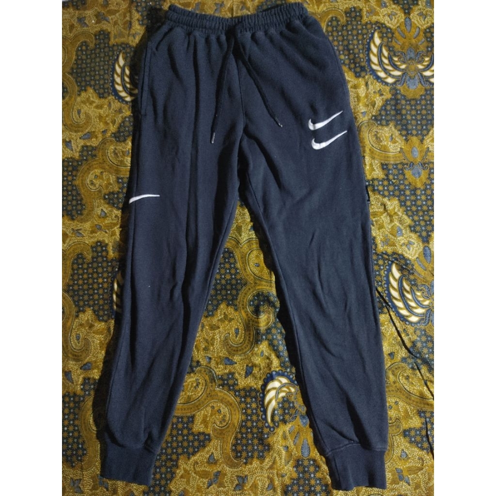 Nike swoosh jogger goddes of victory