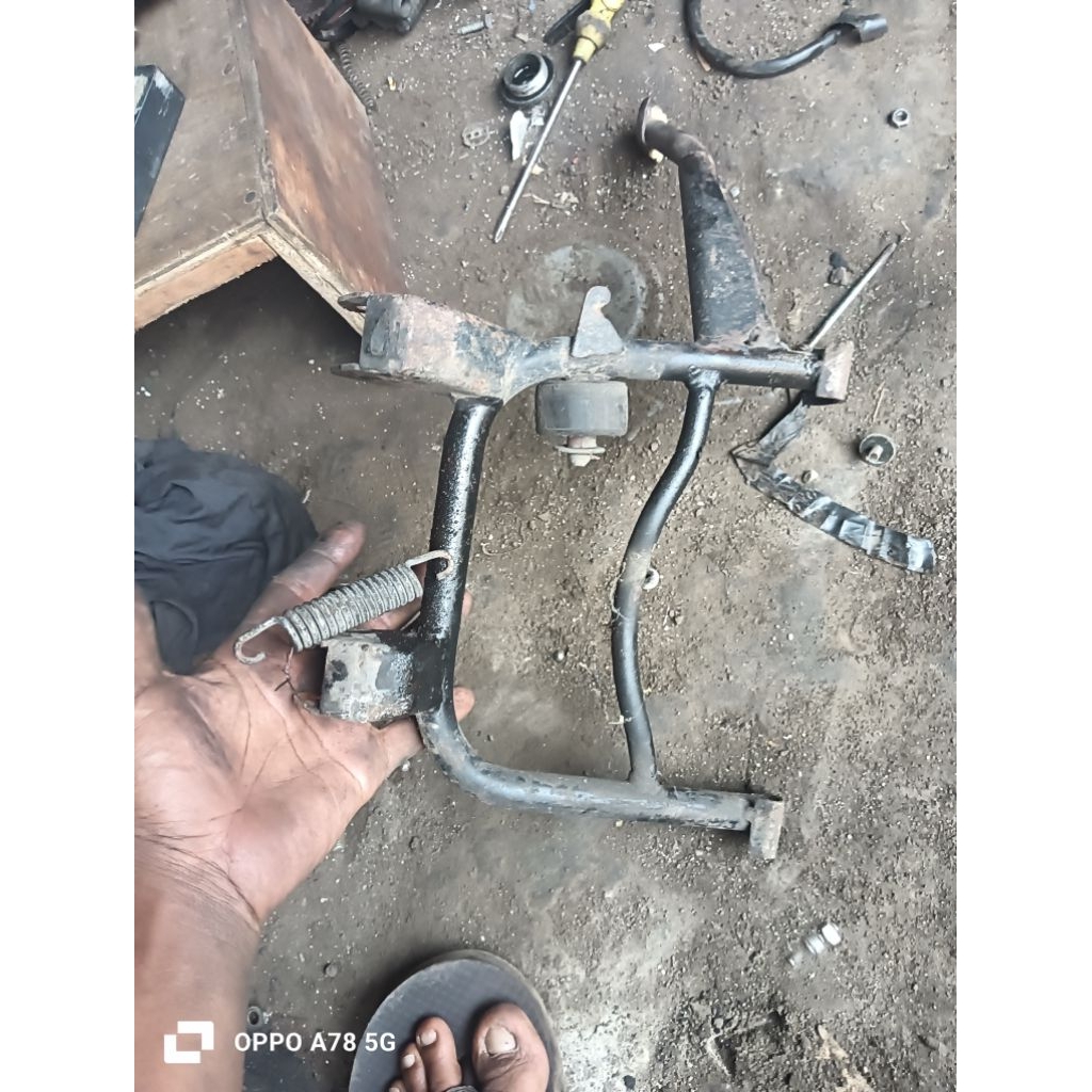 dongkrak tengah Kymco free lx Libero