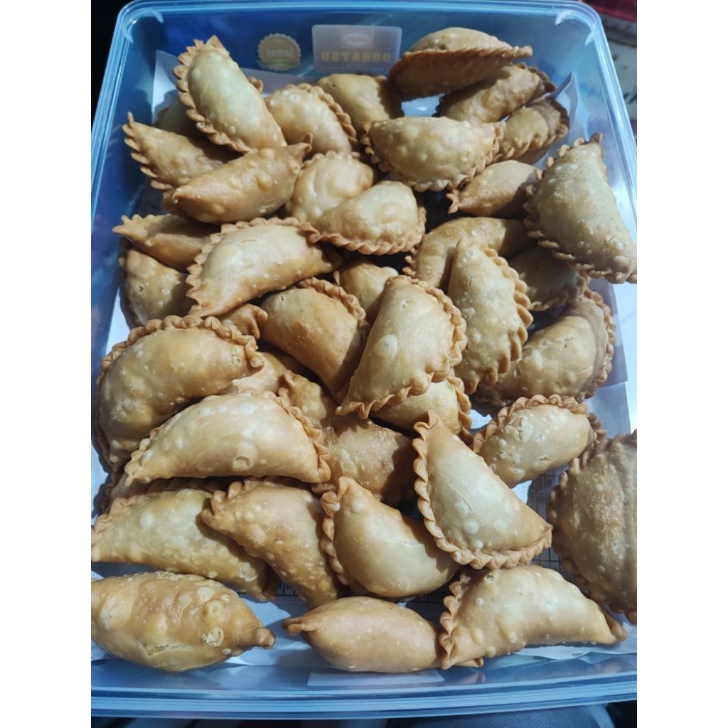 

Pastel Isi Sayur ( isi 10pcs ) Enak, Terjangkau