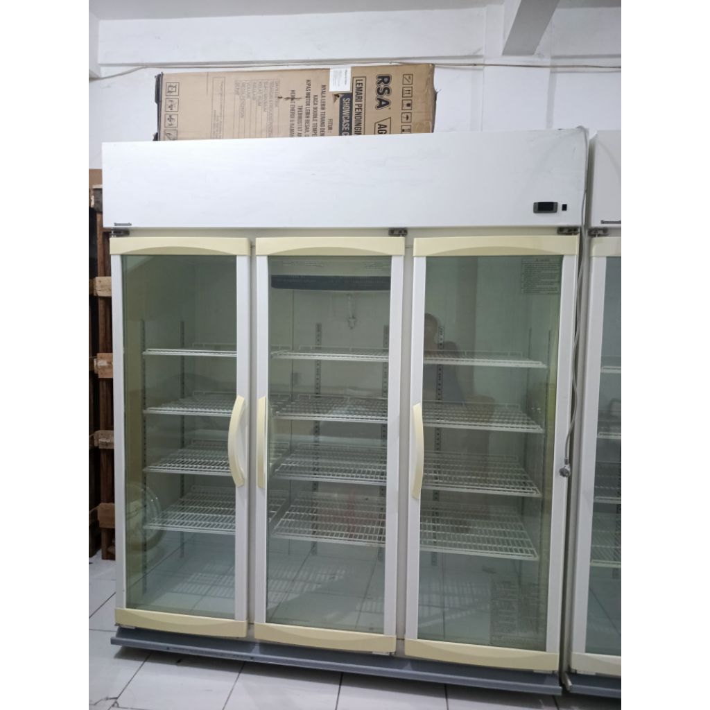 showcase chiller 3 pintu panasonic second