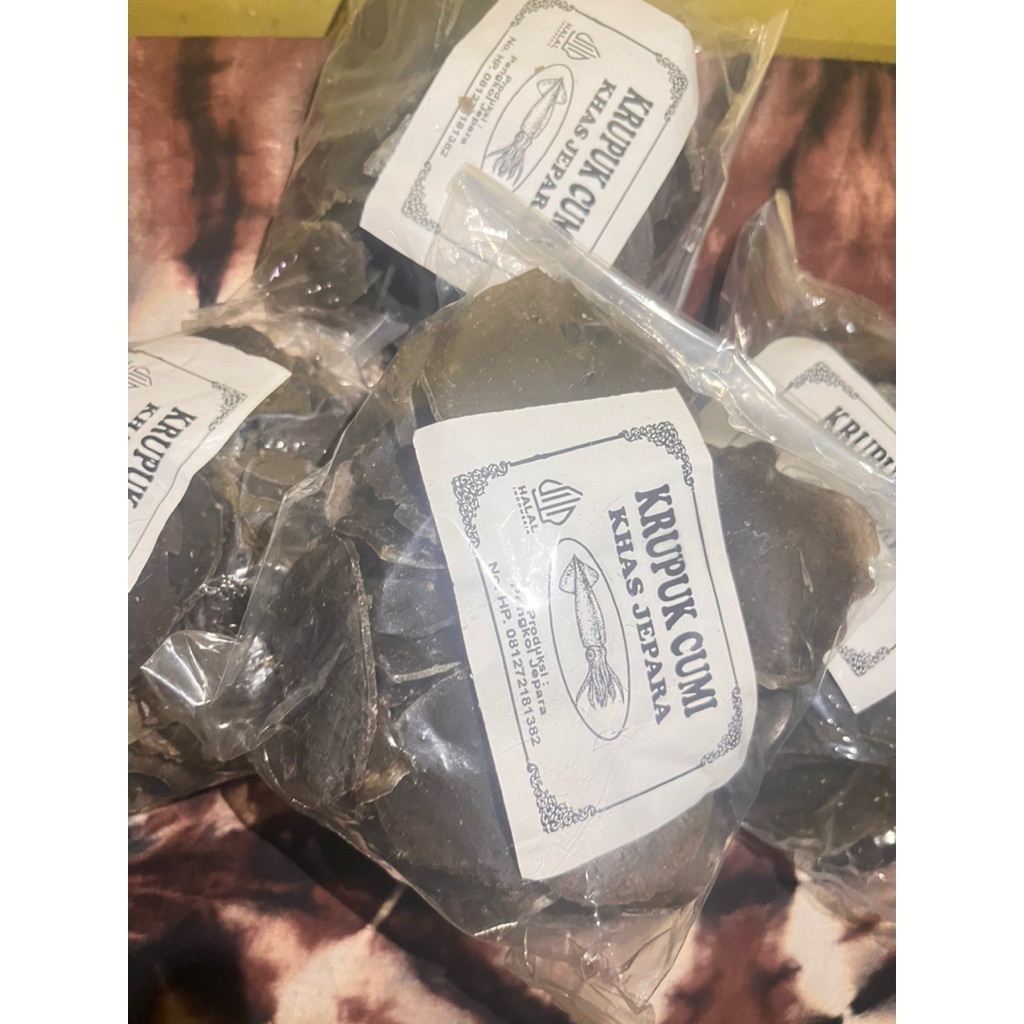 

Kerupuk cumi mentah 250gram