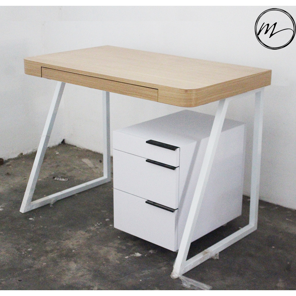 Meja Kerja Kantor Office Moderen - Bandung - Premium Bahan Multi HPL Kaki Besi Tebal Powder Coating