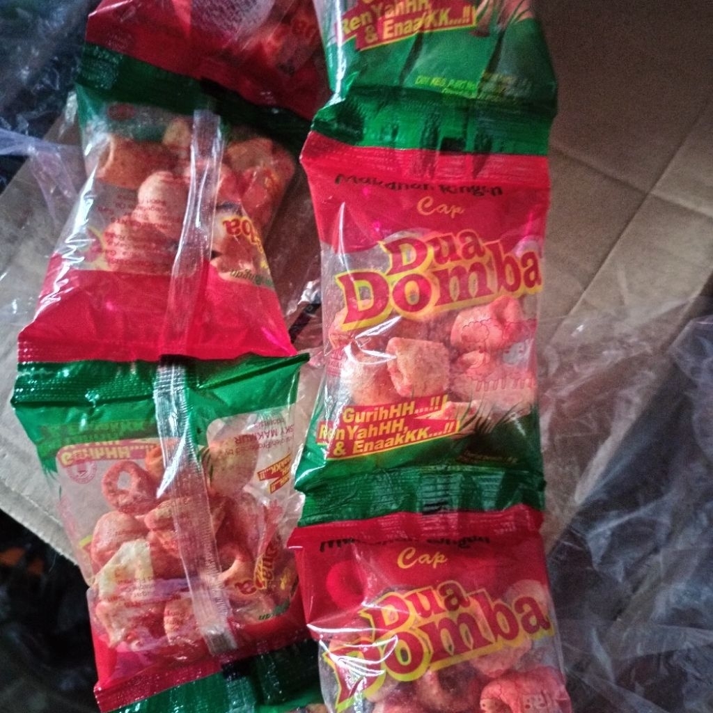 

SNAK JADUL DUA DOMBA MAKARONI PEDAS GURIH 1PACK ISI 10PCS