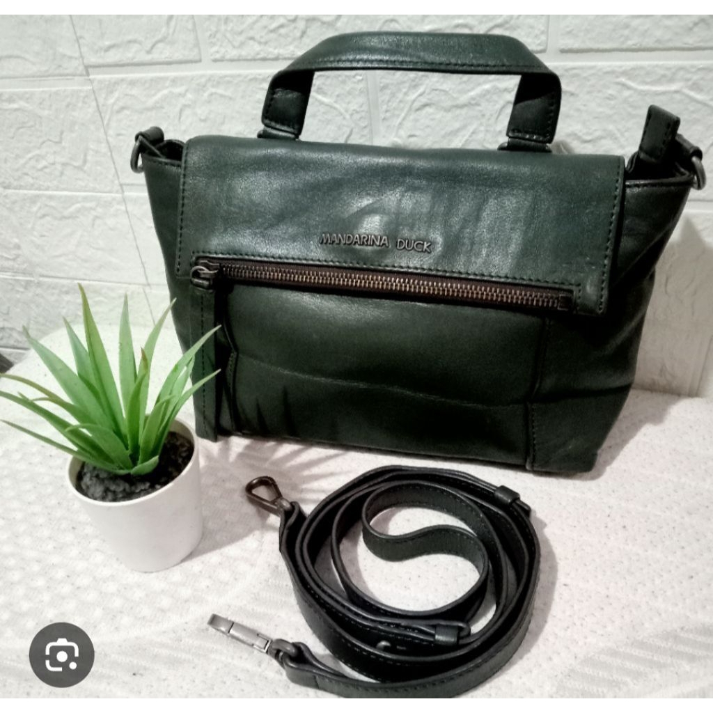 sling bag mandarina duck