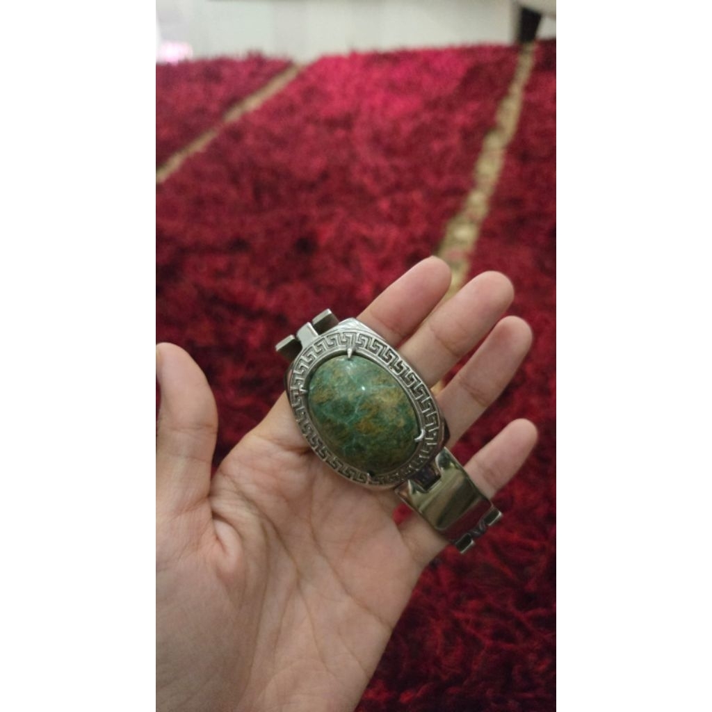gelang batu giok hijau