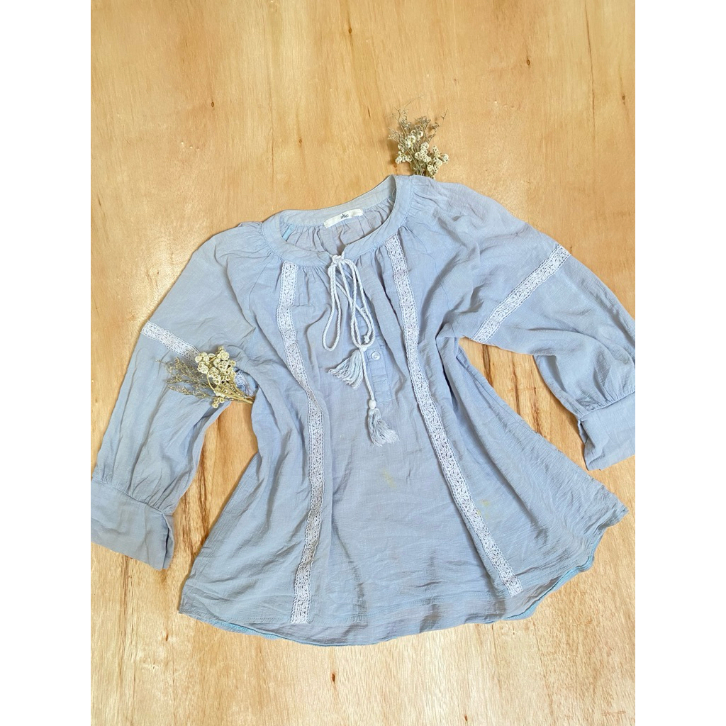 blouse baby blue