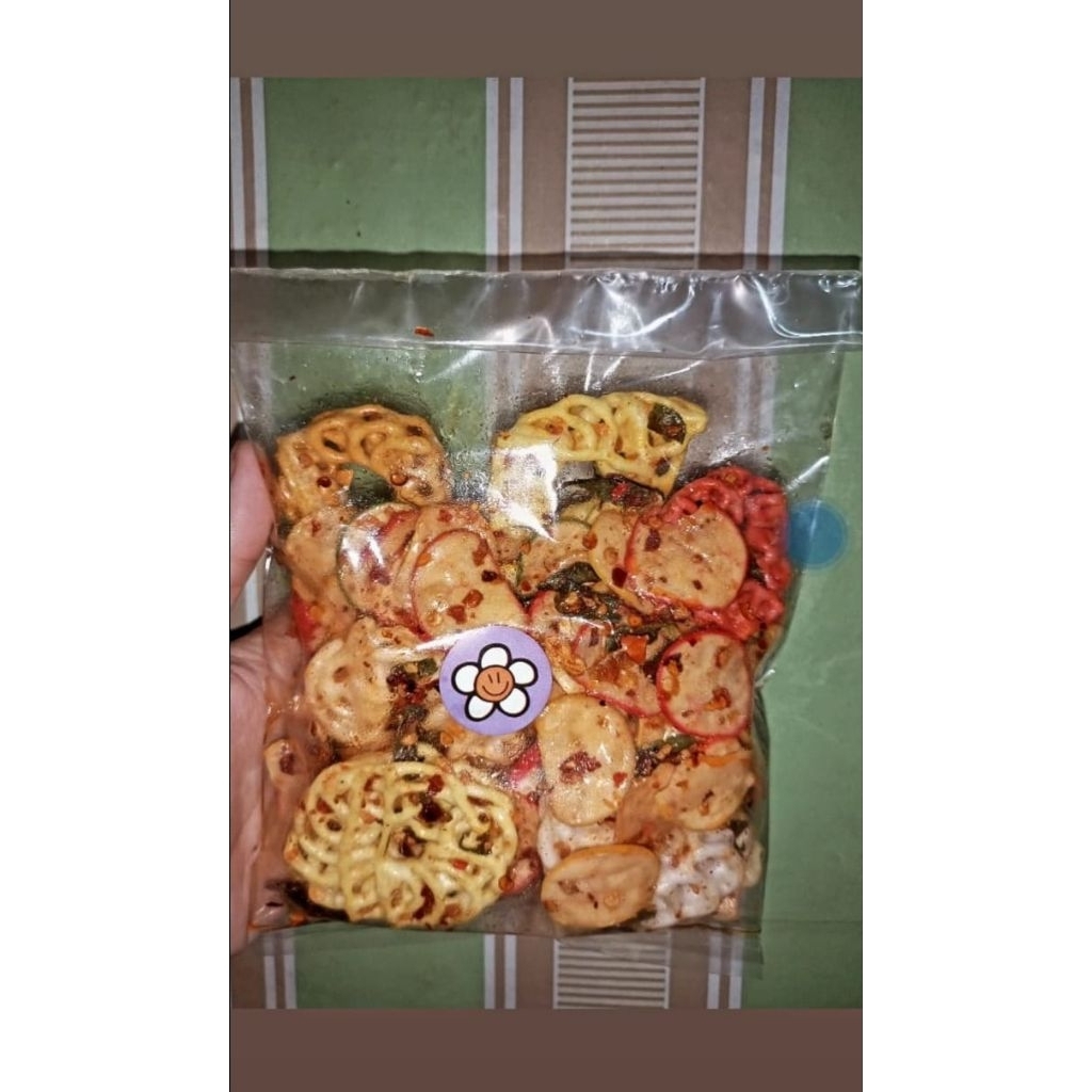 

Camilan seblak kering pedas 100 gram / cemilan seblak pedas kering 100 gram