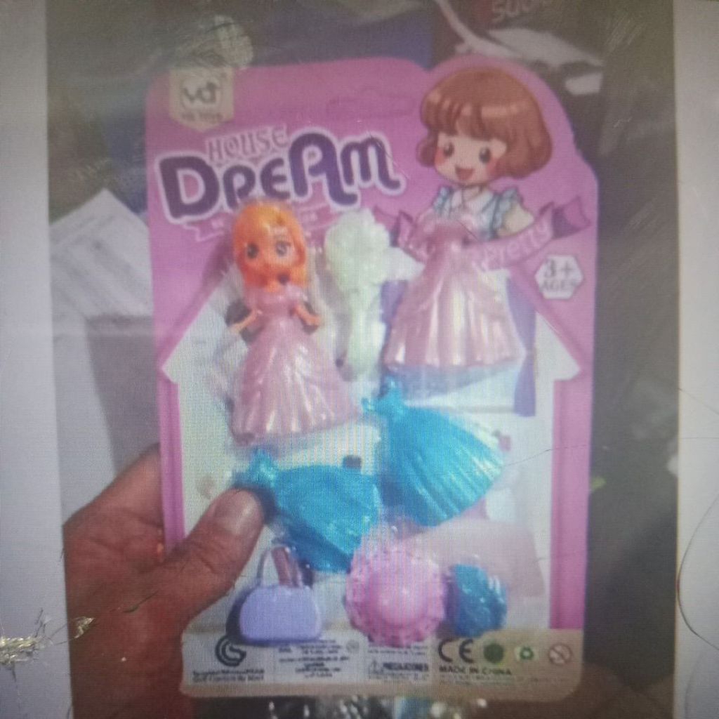 mainan bonek barbie lengkap gaun tas dll
