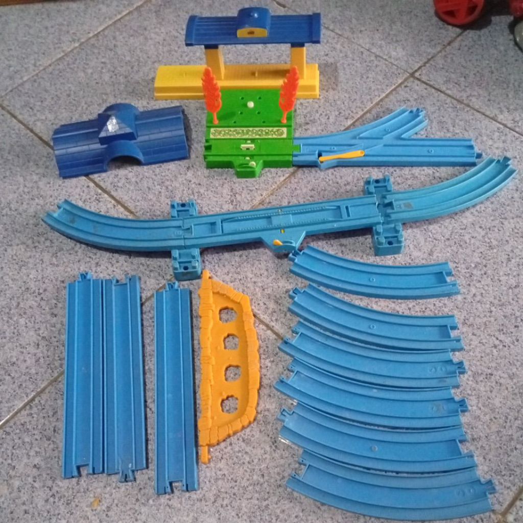 Takara Tomy Plarail Rail Train Thomas Set