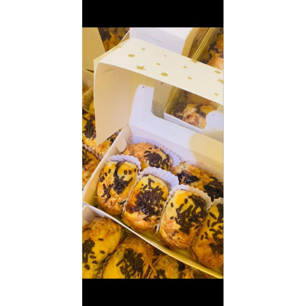 

Bolen Pisang Cokelat Keju