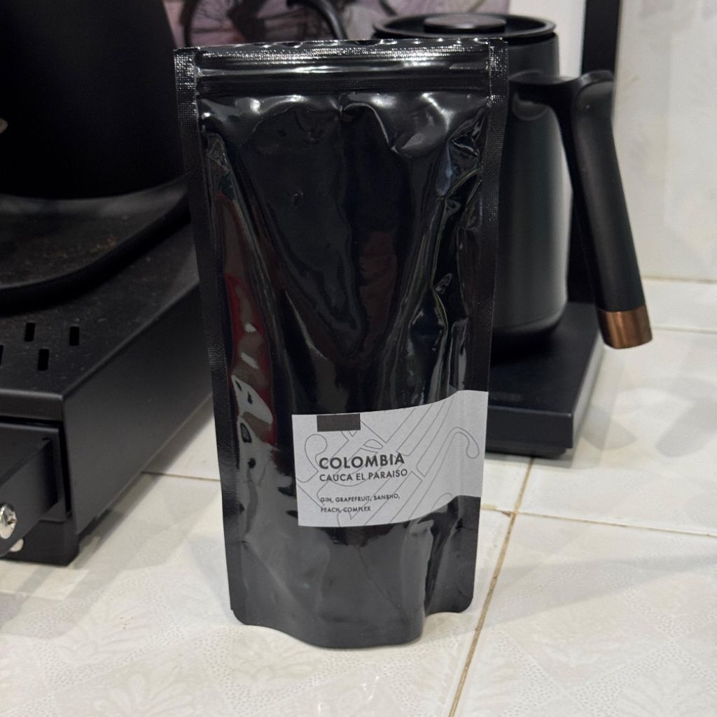 

Glitch Coffee & Roasters Japan - Colombia Cauca El Paraiso Coffee Shared 15gr Kopi