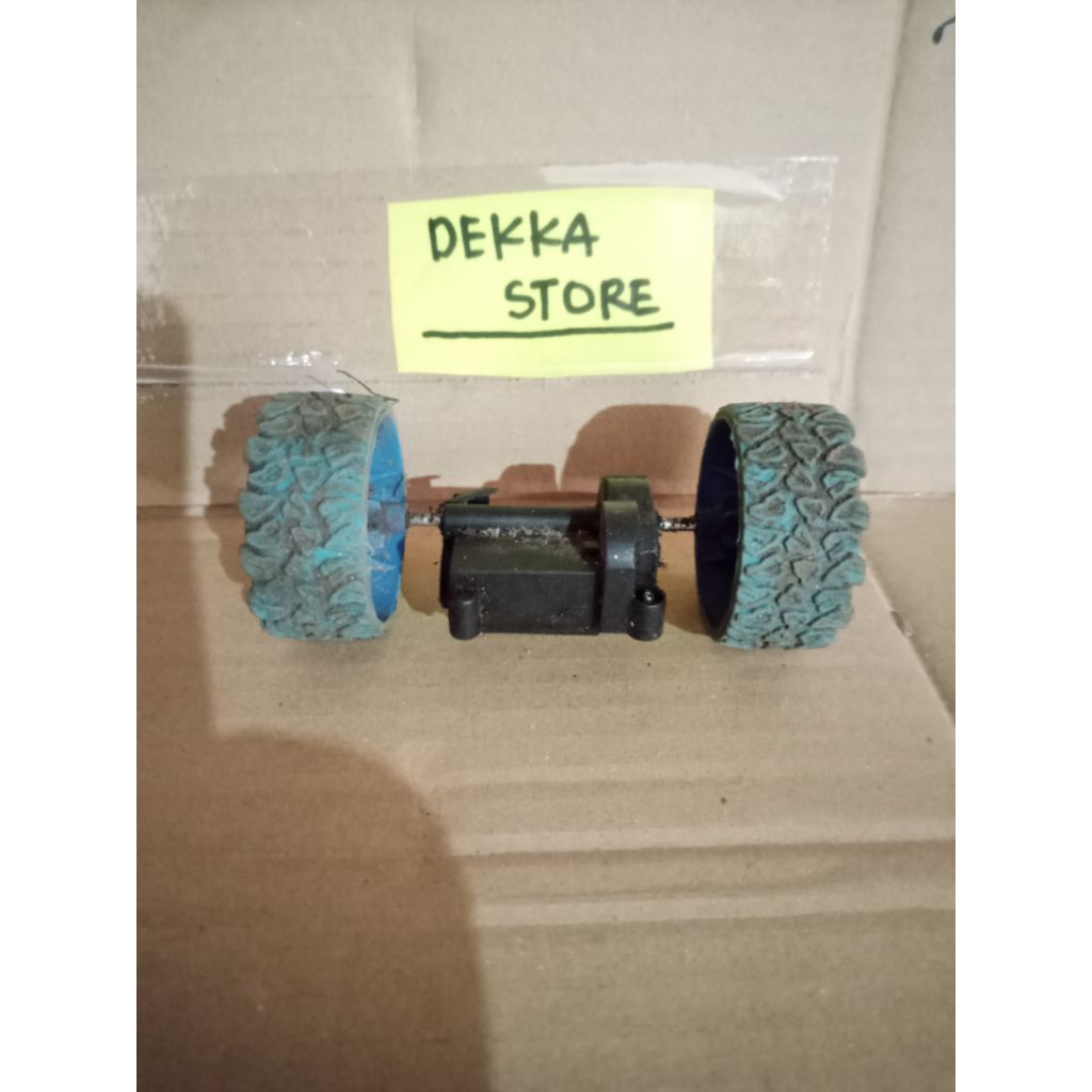 Roda copotan mobil RC + dinamo