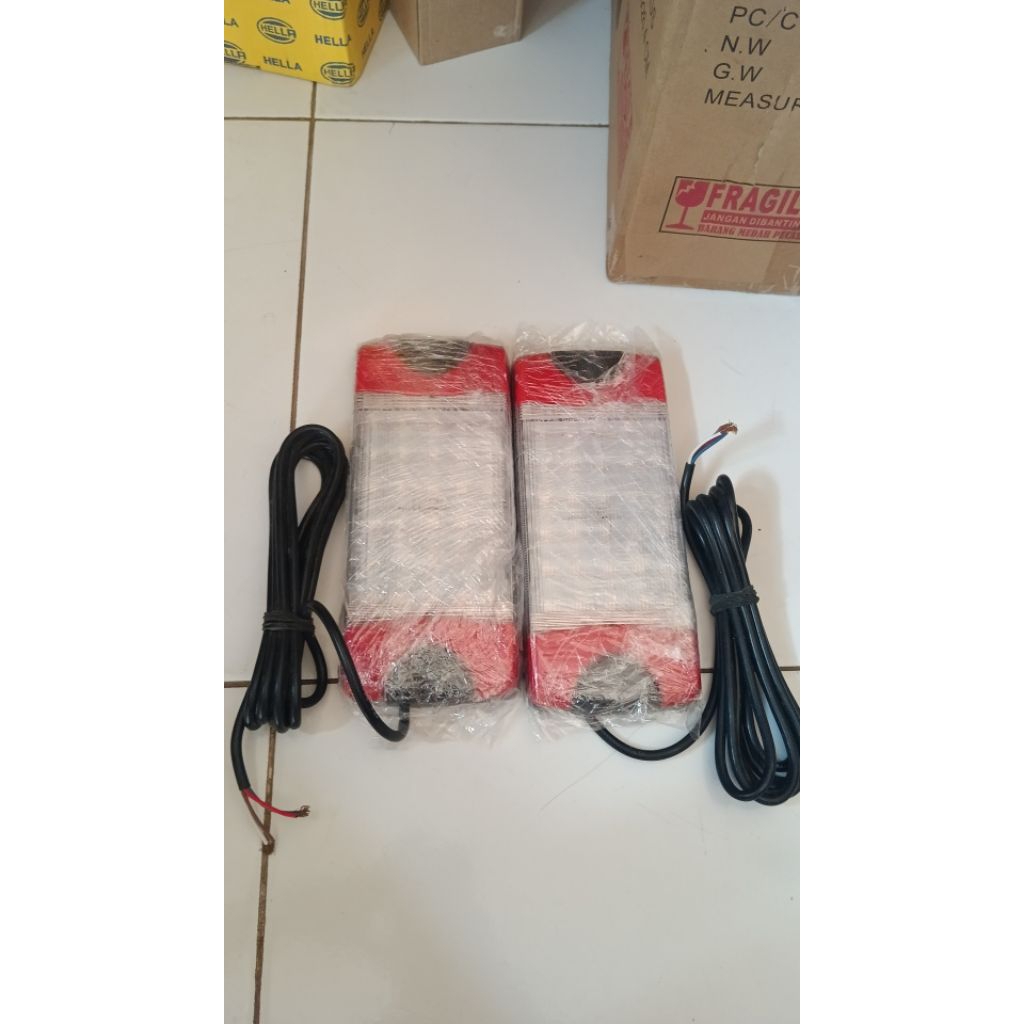 Lampu Stoplamp kupu kupu  HELLA 3in1 Duraled combi stoplamp hella original lampu rem hella original