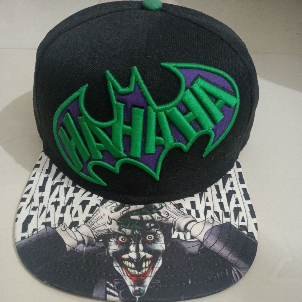 Topi Joker big logo