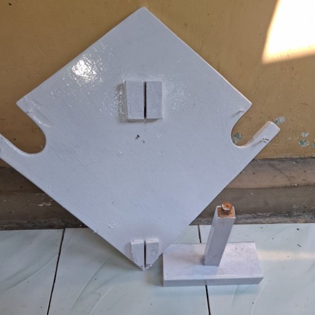 

Mal layang layang Cat Putih Biasa